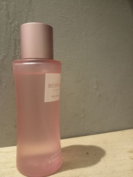 Woda toaletowa Bespoke różowa