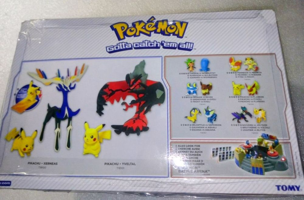 Pokémon Action com 2 Figuras Pack selado de 2014: Legendary Xerneas &
