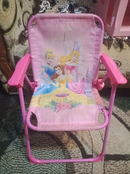 Дитячий іграшковий будиночок