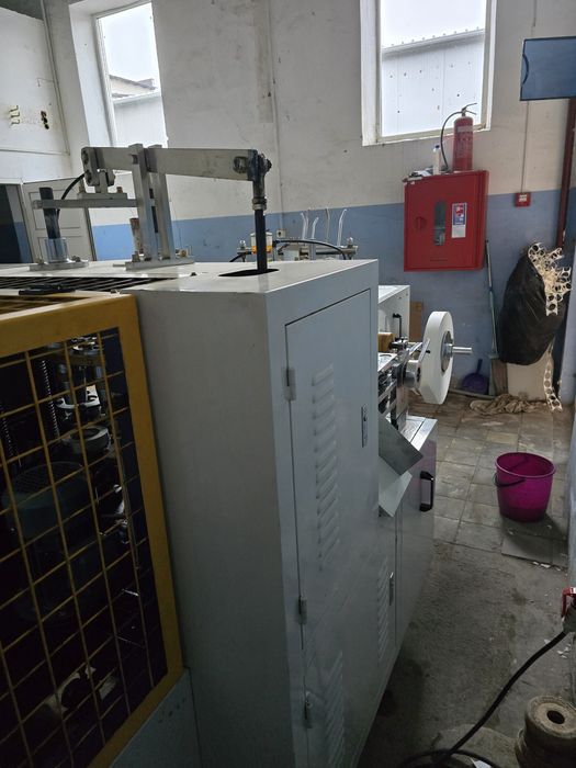 Продам станок по виготовленню одноразових  стаканчиків  паперових обємом 175 мл