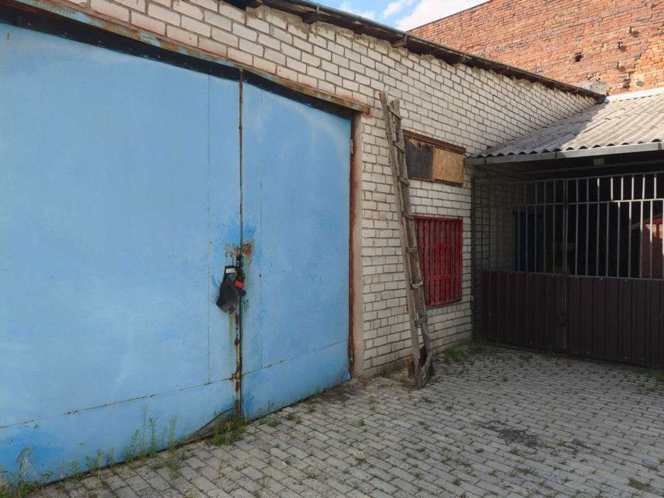 G4 Продам помещение 112м2 + 2 бокса по 56м2  по ул Молочной