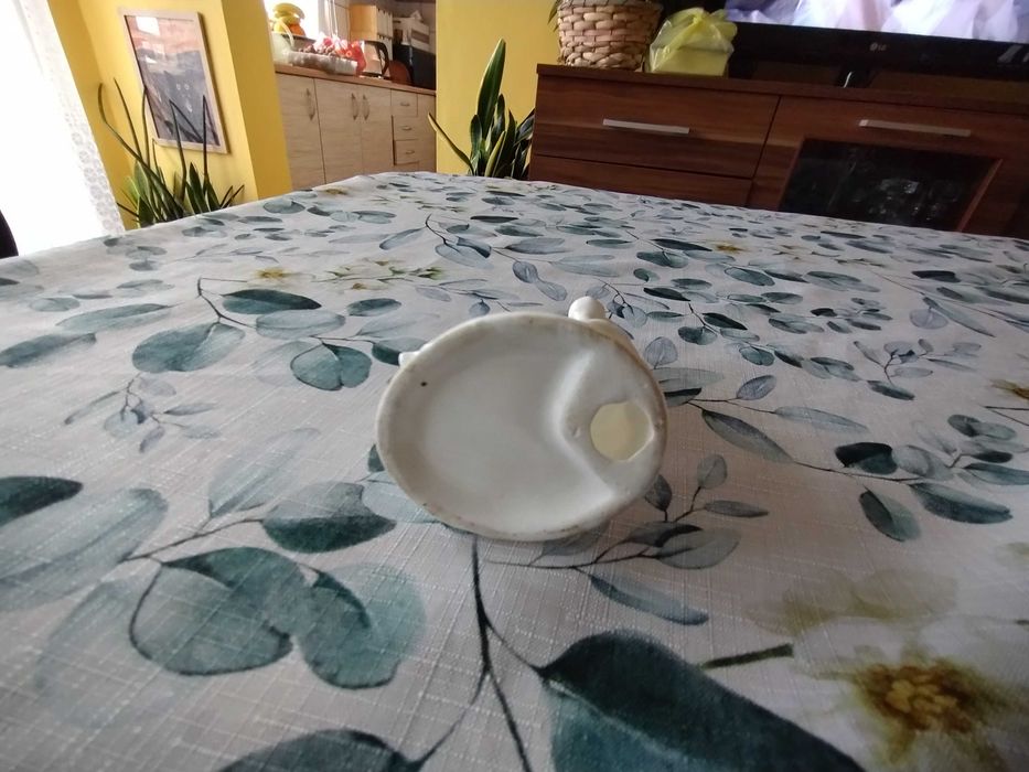 PRL figurka kobiety  cienka porcelana