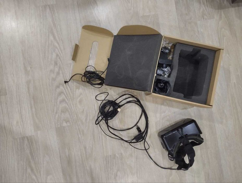 Продам вр окуляри oculus dk2 працюють, гарний стан