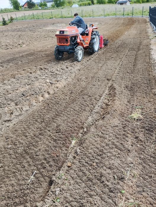 Glebogryzarka separacyjną usługi siew trawy