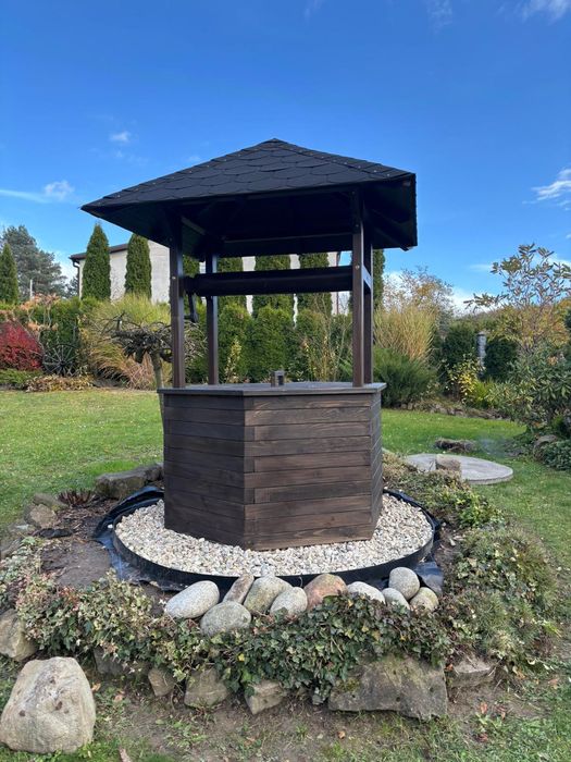 Drewniane studnie ogrodowe.