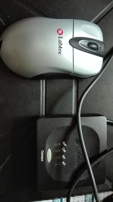 Teclado e rato sem fios