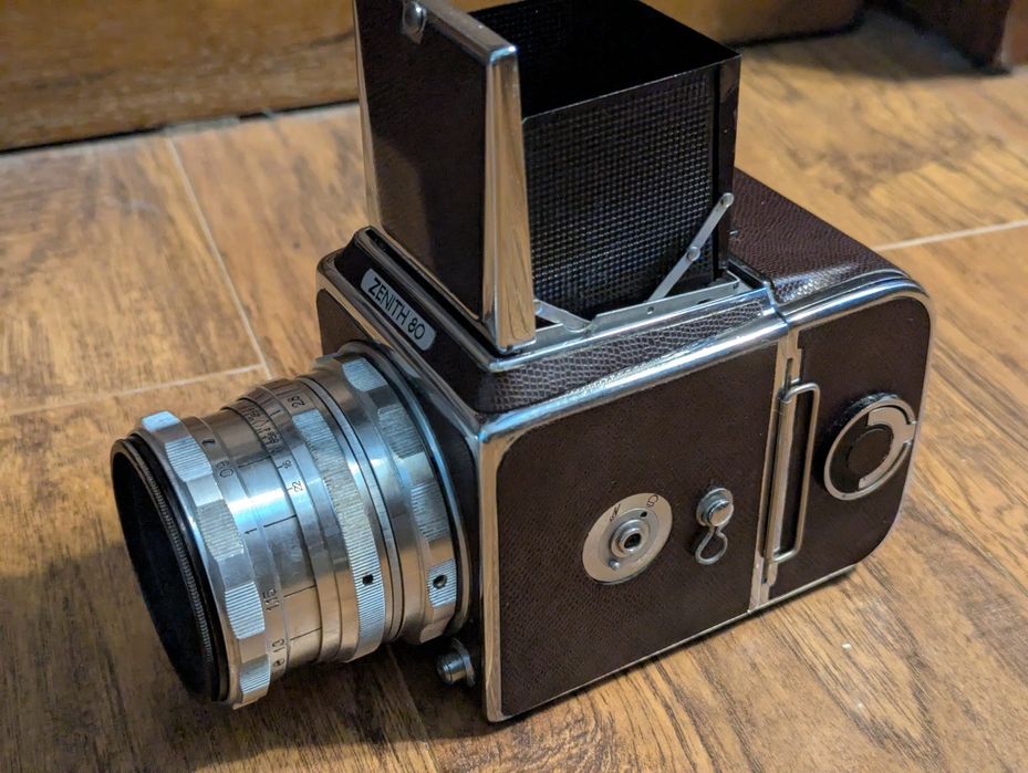 Zenith 80 - aparat średnioformarowy