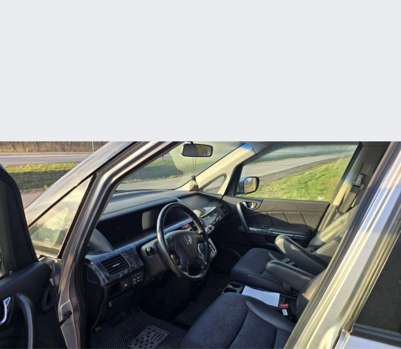 Honda  elysion мінівен