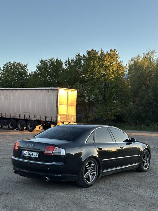 Audi A8 D3 Quattro в хорошому стані!