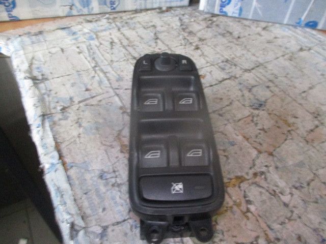 Multi-function Control/Button/Switch for VOLVO V50 (MW)425911473668761601