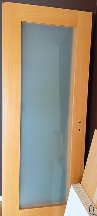 Portas usadas como novas de faya algumas de  madeira e vidro ,30 euros