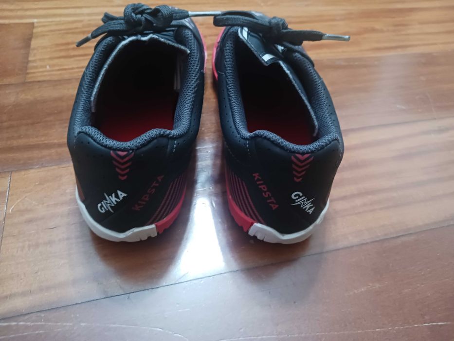 Sapatilhas de futsal GINKA 500 preto/vermelho - n°36