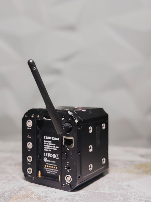 ZCAM M4 + Panasonic 14mm