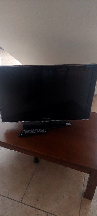 Damaged Samsung LCD screen; the issue is that no image appears64584833639937120