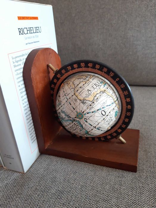 2 porta livros em madeira maciça