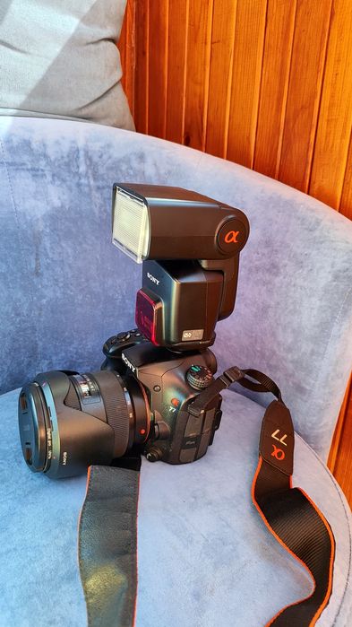 Sony SLT-A77V фотовспышка Sony HVL-F58AM + 2 штатива Sony HVL-F58AMSon