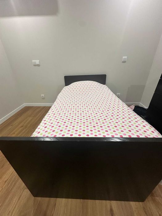 Cama e camiseiro aparador de entrada