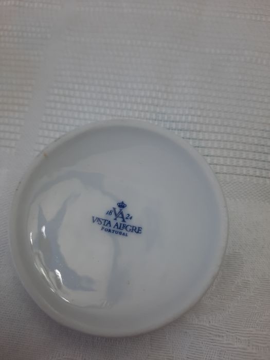 Pequena caixinha porcelana vista alegre