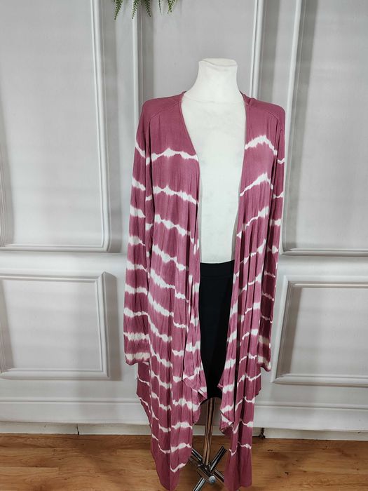Lekki sweter/narzutka bez zapięcia Tu rozmiar ok 50/52 wiskoza/elastan