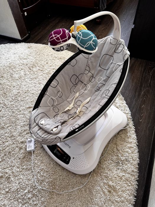 Укачувальний центр 4moms mamaRoo 4.0