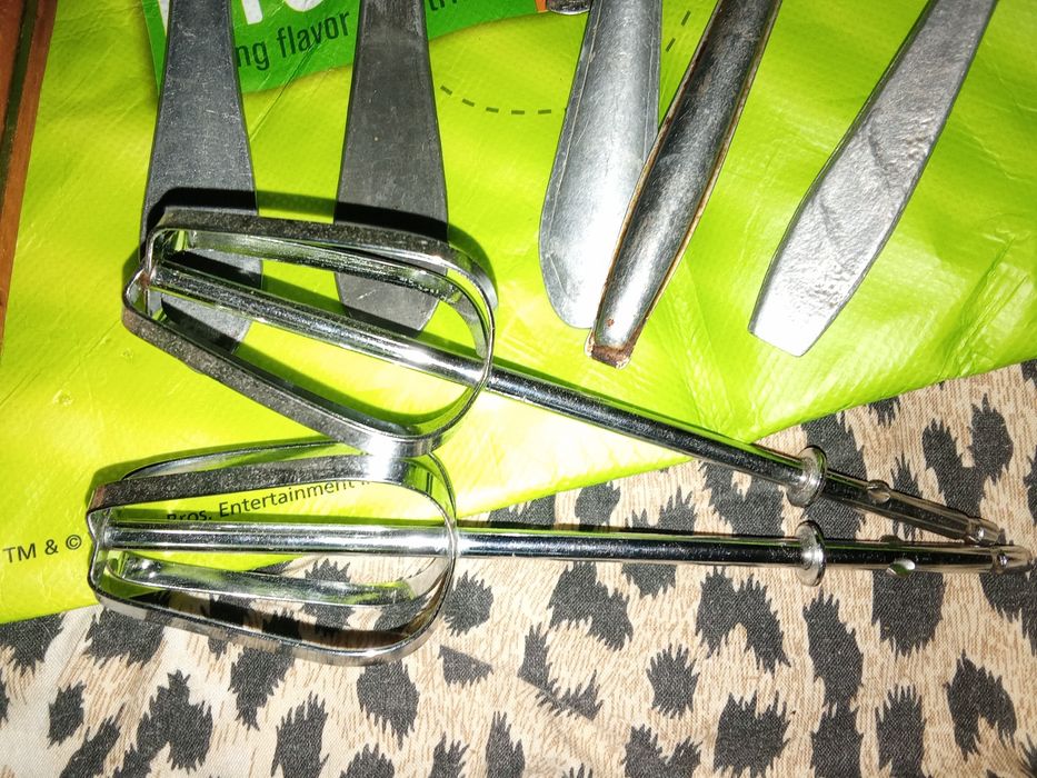 Кастрюли .Стекляні кришкі.откривачка-штопор