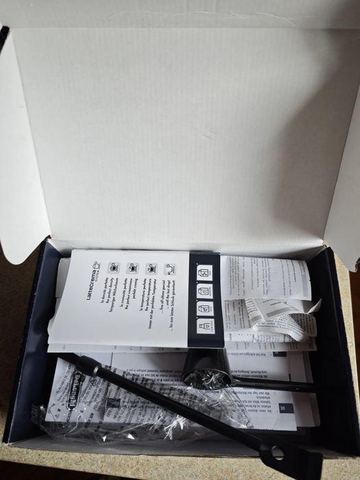 Ekspres do kawy Delonghi  46.860B + dowód zakupu Amazon