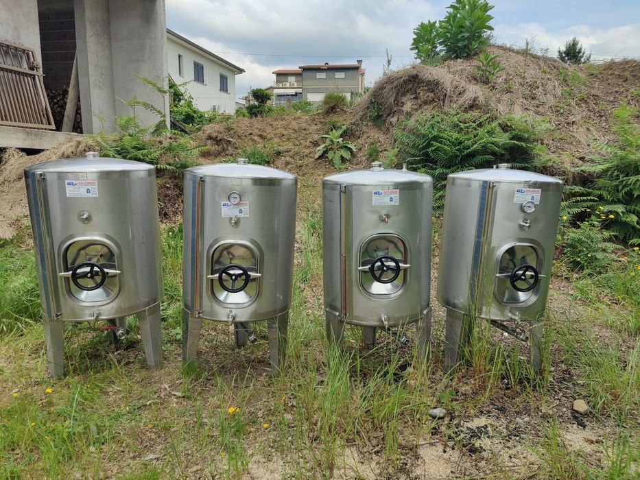 Cubas inox,  sulfatador, lagar em inox, motor de água