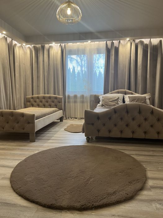 Arkadia blisko jeziora i lasu