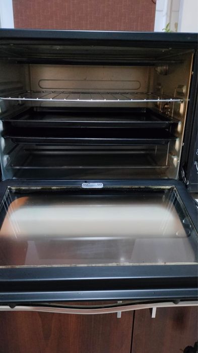 Mini piekarnik TURBOTRONIC TT-EV45 Czarny