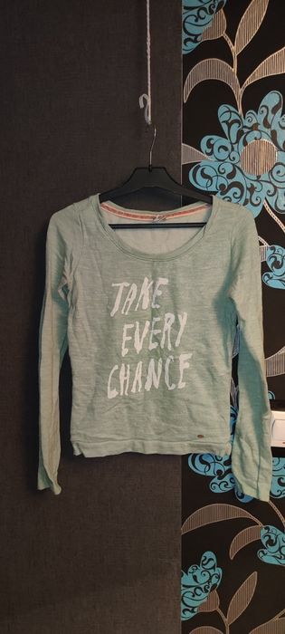 Zielono jasny sweterek , Oneill