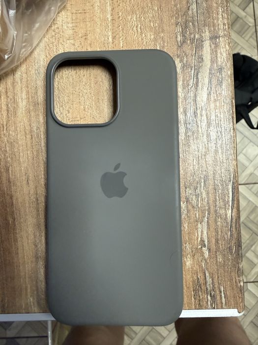 Продам силіконовий чохол IPHONE 15pro max жорсткий ниж борт magsafe