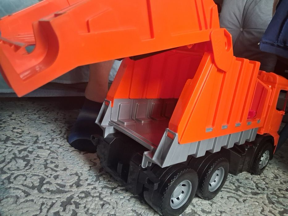 LENA śmieciarka GIGANT Mercdders  72CM uzywana