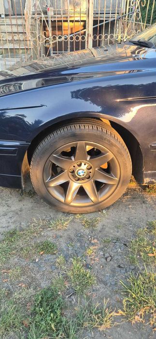 Samochód BMW 2003 seria 5