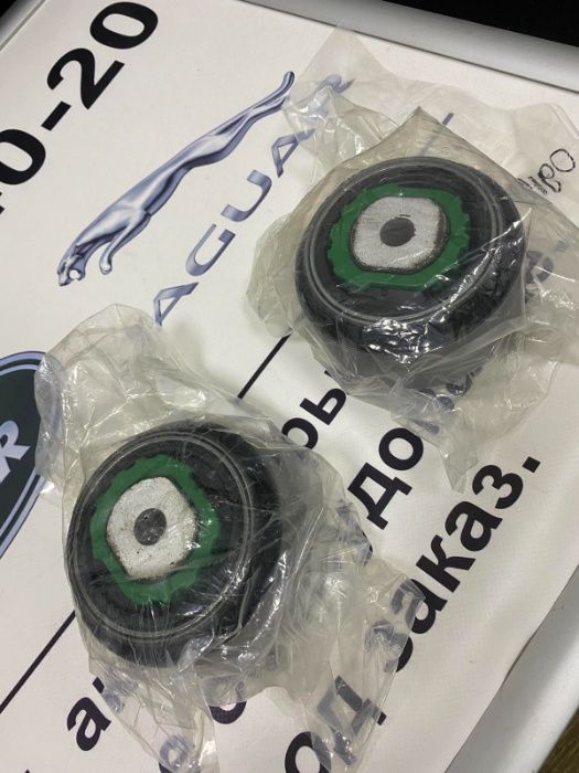 Саленблоки важелів ричагів передньої підвіски Ягуар Jaguar XJ X351