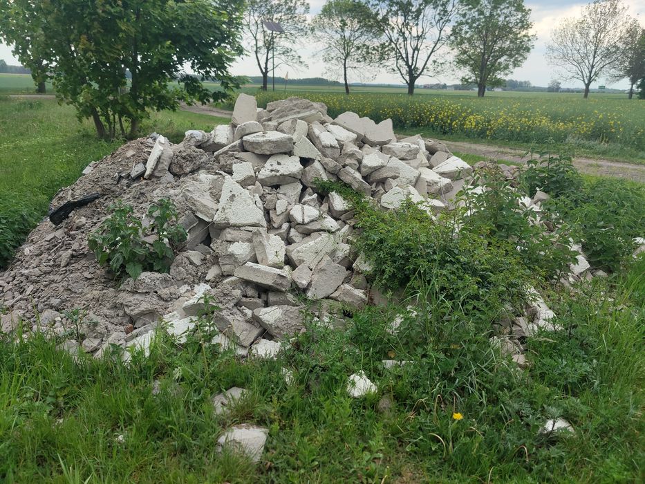 Oddam kamienie i gruz po budowie