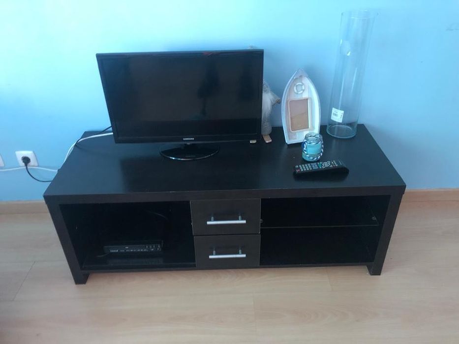 Móvel Tv & conjunto de mesa e cadeiras