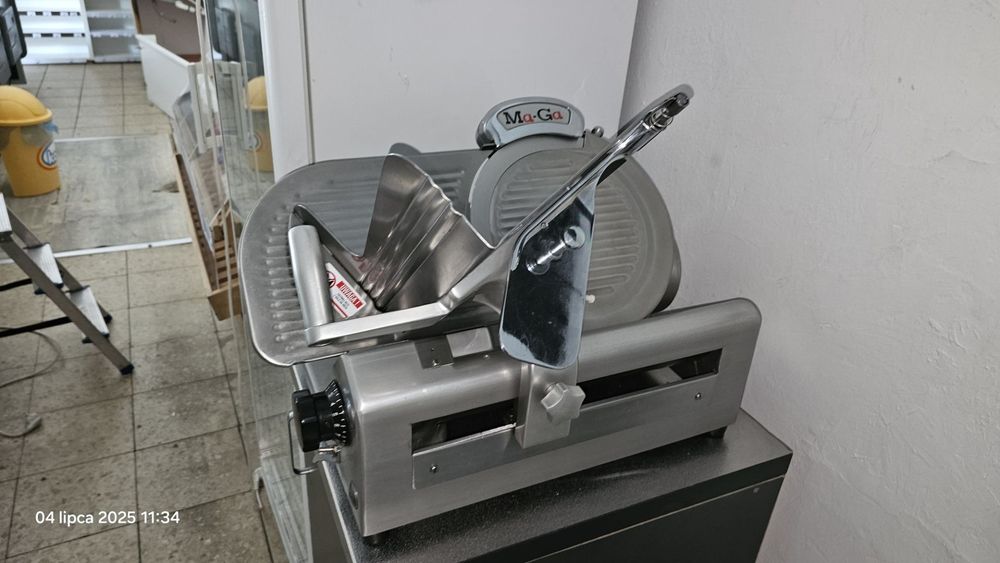 Tanio sprzedam wyposażenie sklepu