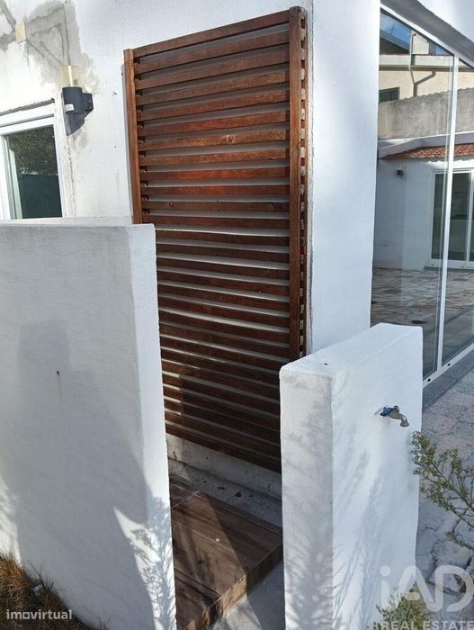 Casa / Villa T1 em Charneca de Caparica e Sobreda