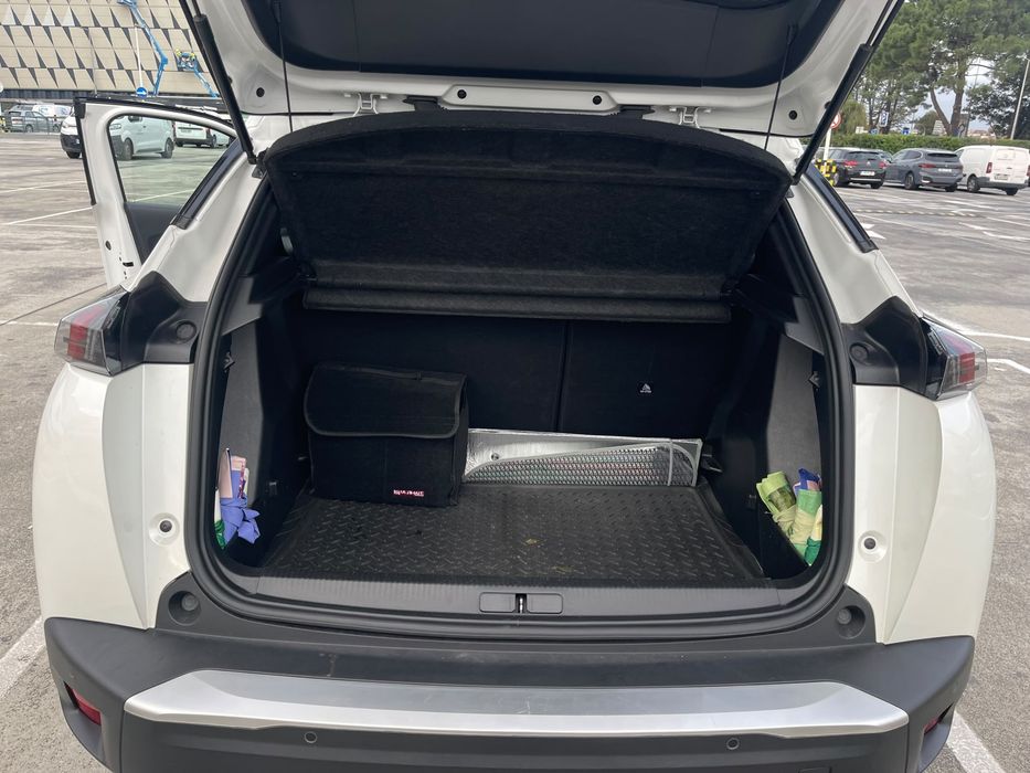 Peugeot 2008 1.2 PureTech Allure EAT8