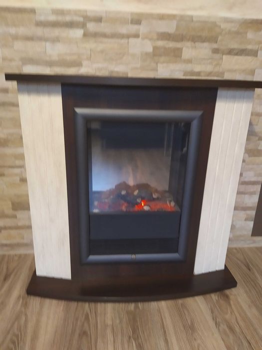 Kominek elektryczny z nadmuchem