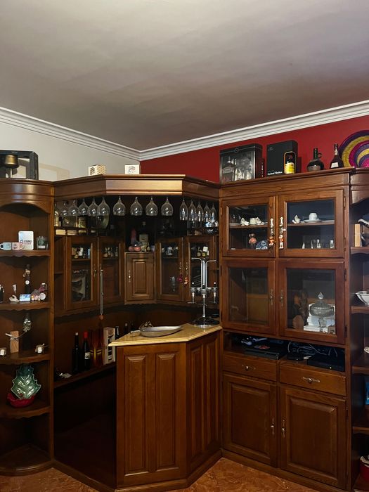 Bar de sala em ótimas condições, bem cuidado