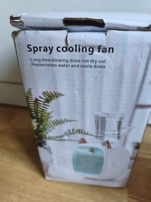 Mały klimatyzator na biurko