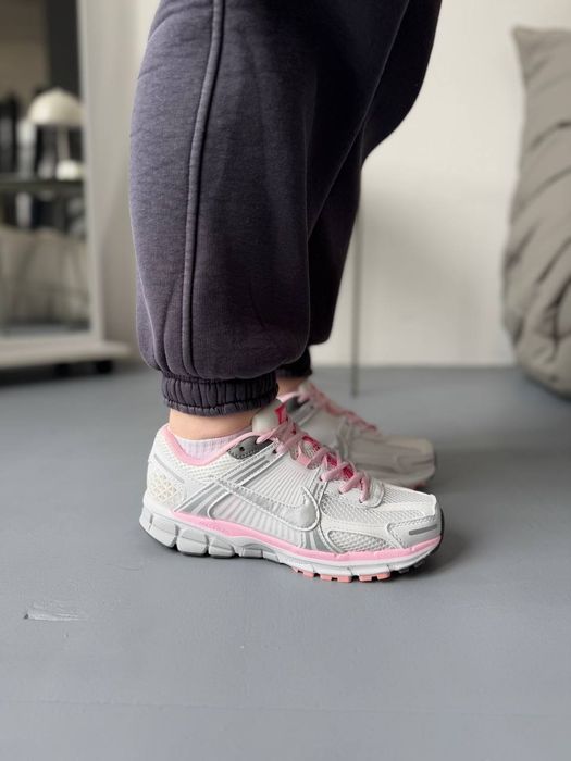 Nike Zoom Vomero 5 Pink