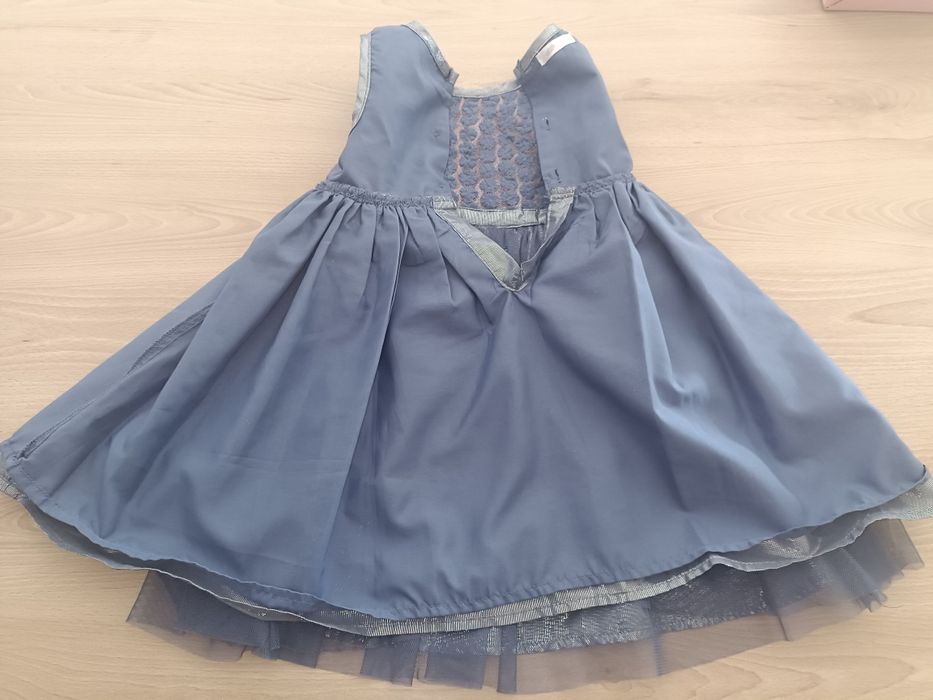 Tiulowa sukienka 98 stalowo niebieska
