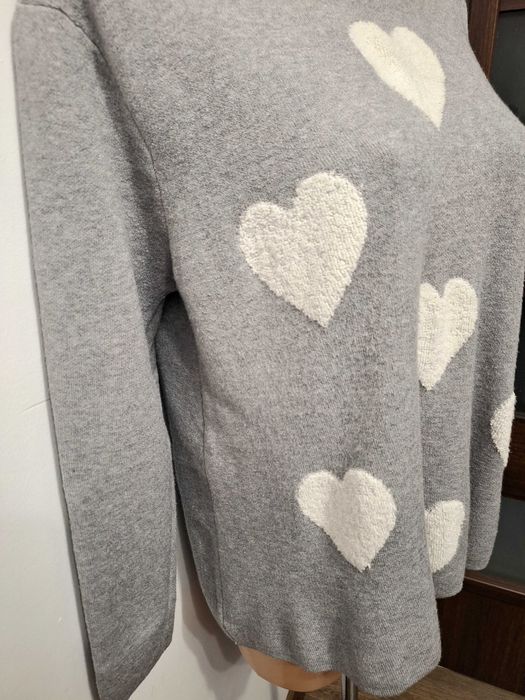 40-42 Swetr bluzka szara serca  sprężysty