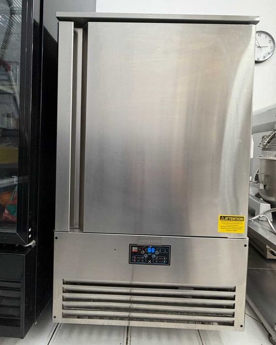 Blast Chiller / Abatedor de temperatura 10 GN 1/1 – Semi-novo 2022