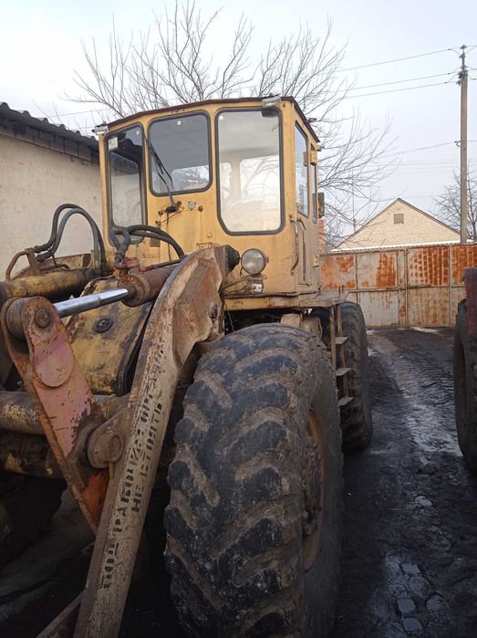 Продам фронтальний навантажувач то18. Стан робочий.