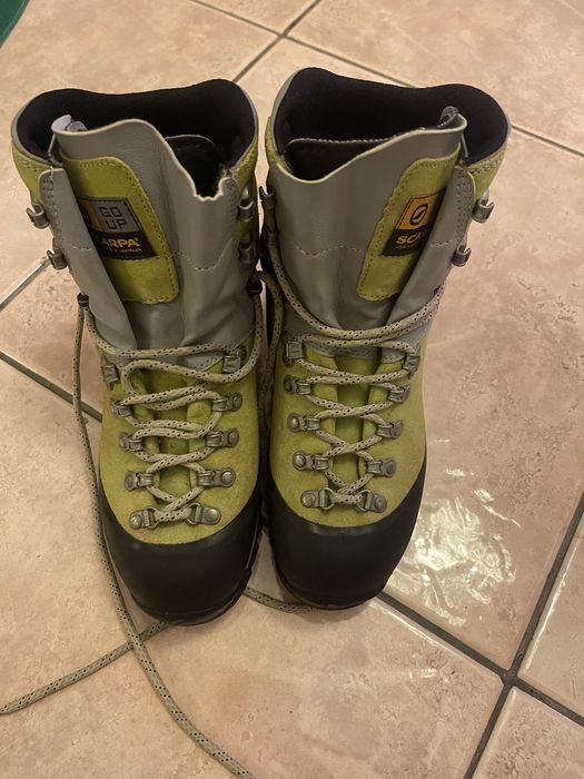 Трекінгове взуття La Scarpa