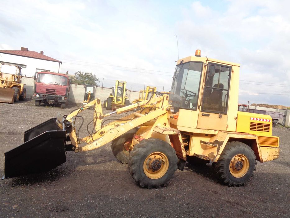 Ładowarka przegubowa SCHAEFF SKL831