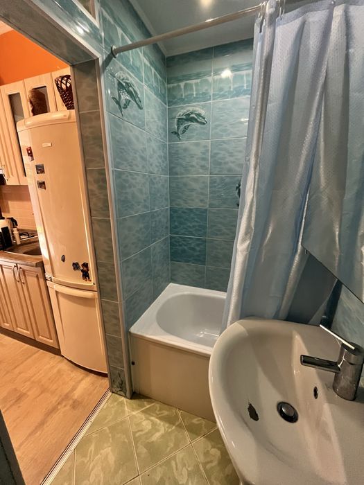 Частина будинку з власним двором